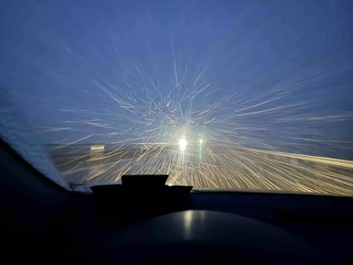 Sivas\'ta Mart Ayında Kar Yağışı