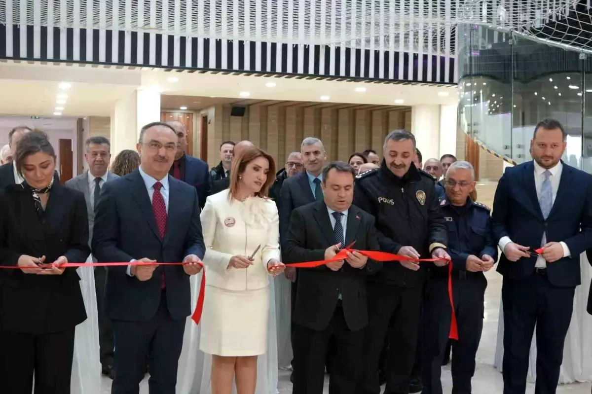 Kütüphane Haftası\'nda Mahkumların Sergisi