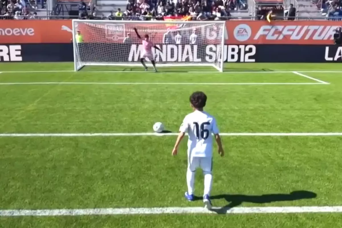 Yaşı ayrı attığı penaltı ayrı olay oldu