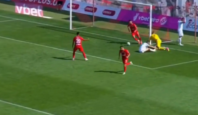 Yok böyle gol! Haberi okuyanlar 'Bu resmen şike' diyor Yok böyle gol! Haberi okuyanlar 'Bu resmen şike' diyor