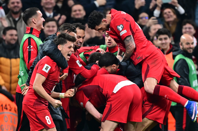 A Milli Takım TFF'nin kasasına çuvalla para sokabilir