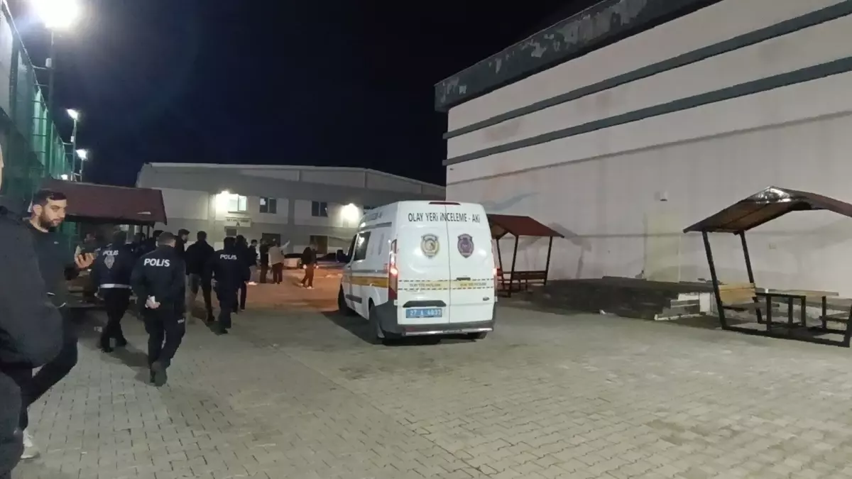 Gaziantep\'te Bıçaklama: Genç Öldü