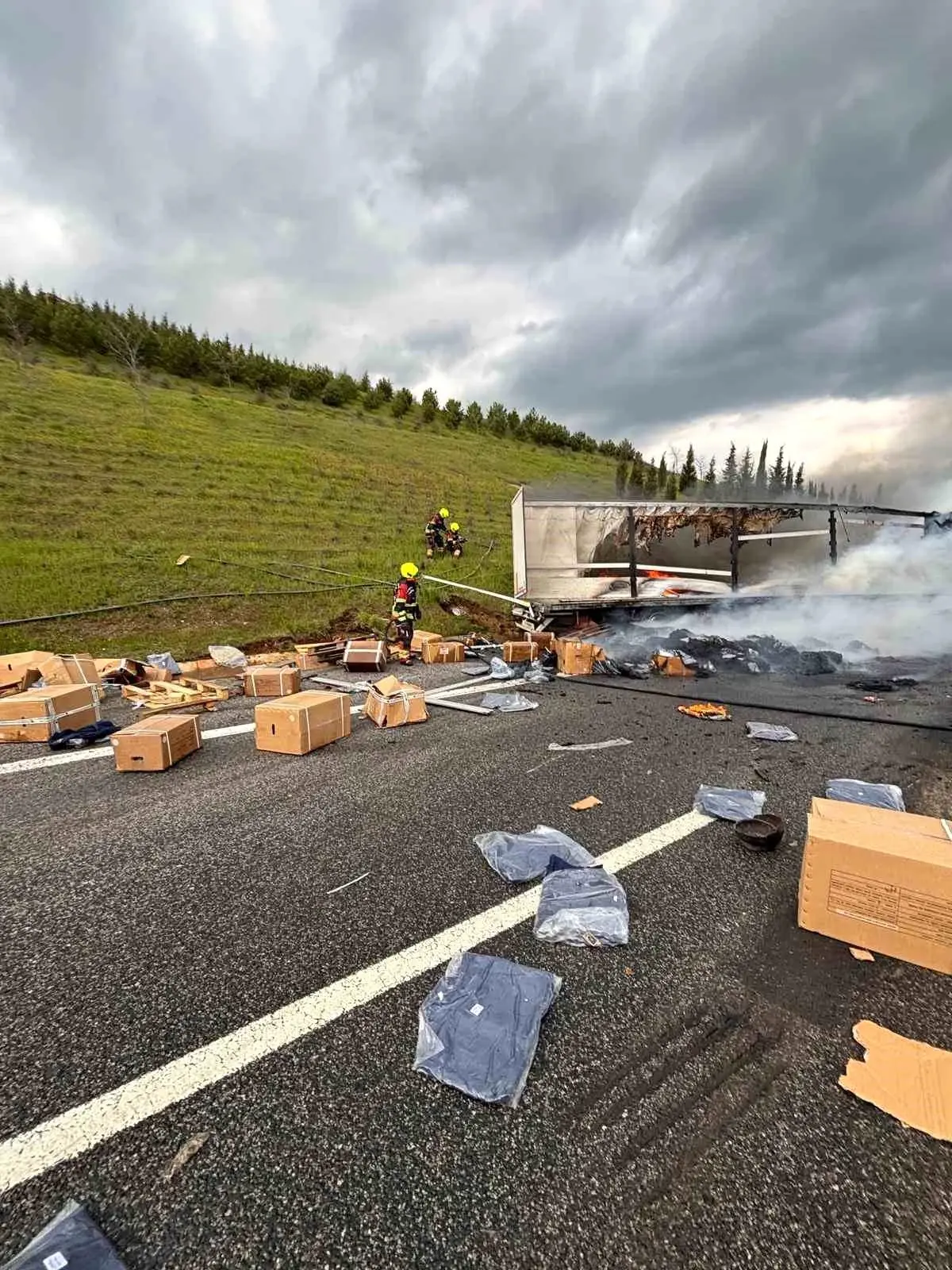 Balıkesir\'de Tır Kazası: 2 Yaralı