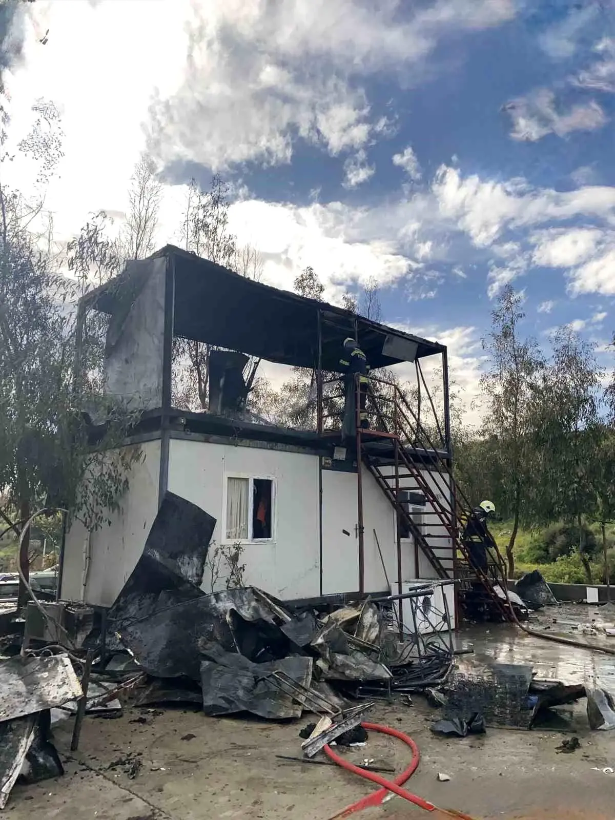 Bodrum\'da Yangın: Konteyner Kullanılamaz Hale Geldi