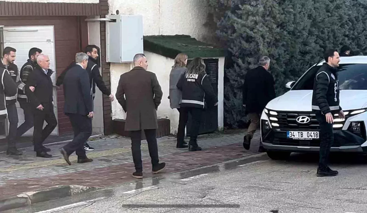 Bursa Büyükşhir Belediye Başkanı Bozbey gözaltına alındı