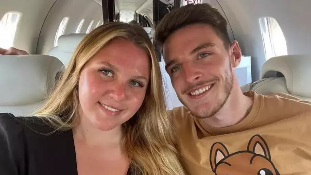 Declan Rice ve kız arkadaşından viral olan paylaşım! Herkes aynı yorumu yapıyor Declan Rice ve kız arkadaşından viral olan paylaşım! Herkes aynı yorumu yapıyor