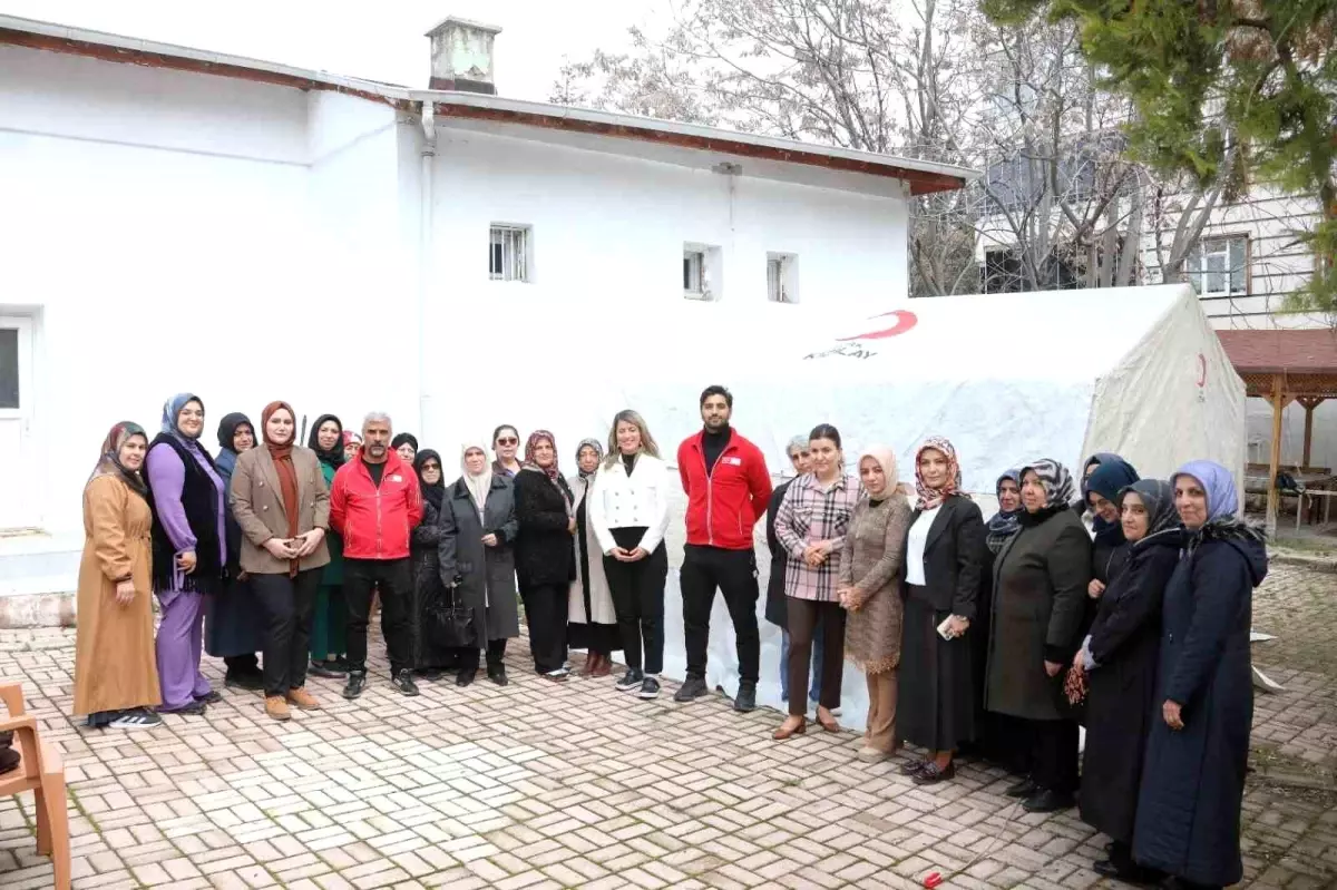 Elazığ\'da kadınlara afet bilinci kazandırma eğitimi verildi