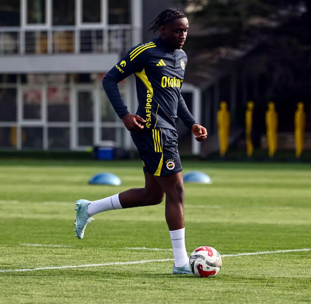 Fenerbahçe Derbi Hazırlıklarına Başladı