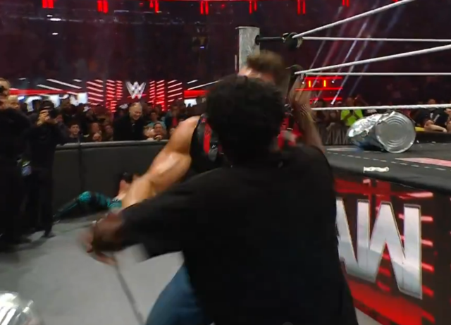 Geceye damga vuran olay! Eline muşta taktı tek yumruk atması yetti