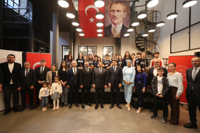 Kütüphaneler geleceğe ışık tutuyor: Hatay'da anlamlı kutlama Kütüphaneler geleceğe ışık tutuyor: Hatay'da anlamlı kutlama