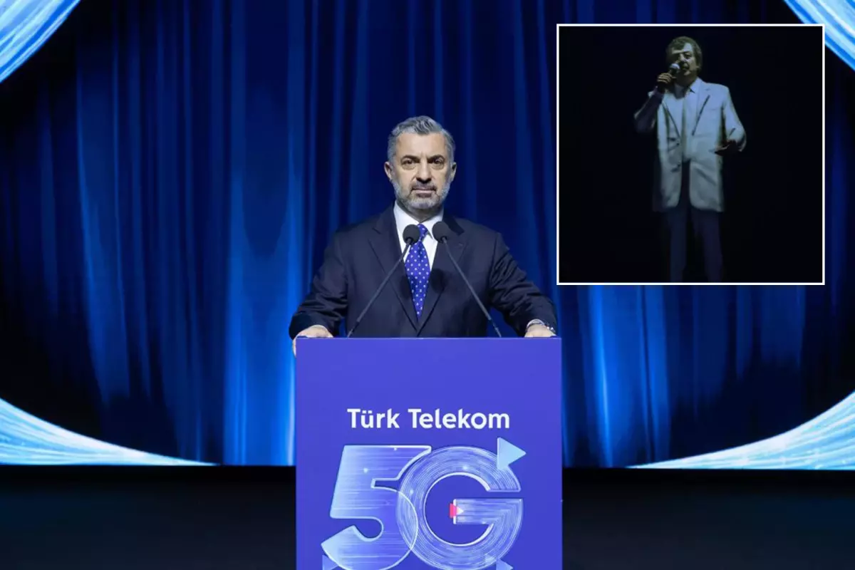 Türk Telekom’dan 5G ile gövde gösterisi! Müslüm Gürses’in hologramı sahneye taşındı