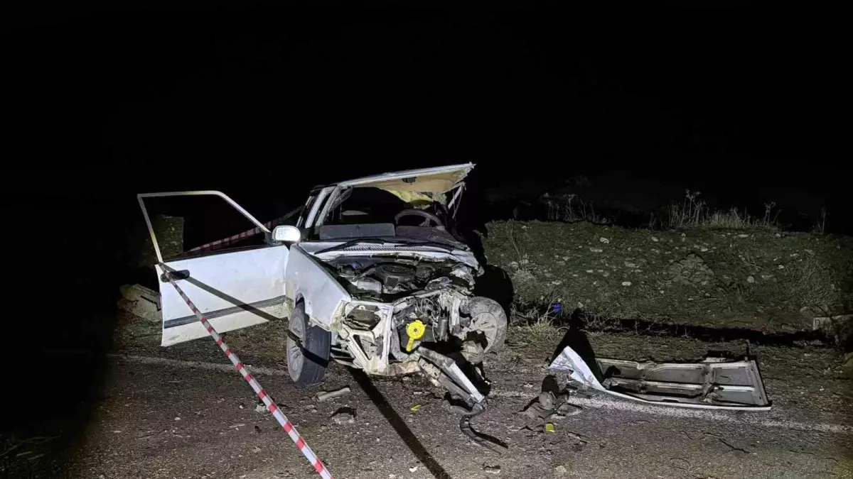 Afyonkarahisar\'da Trafik Kazası: 1 Ölü, 1 Yaralı