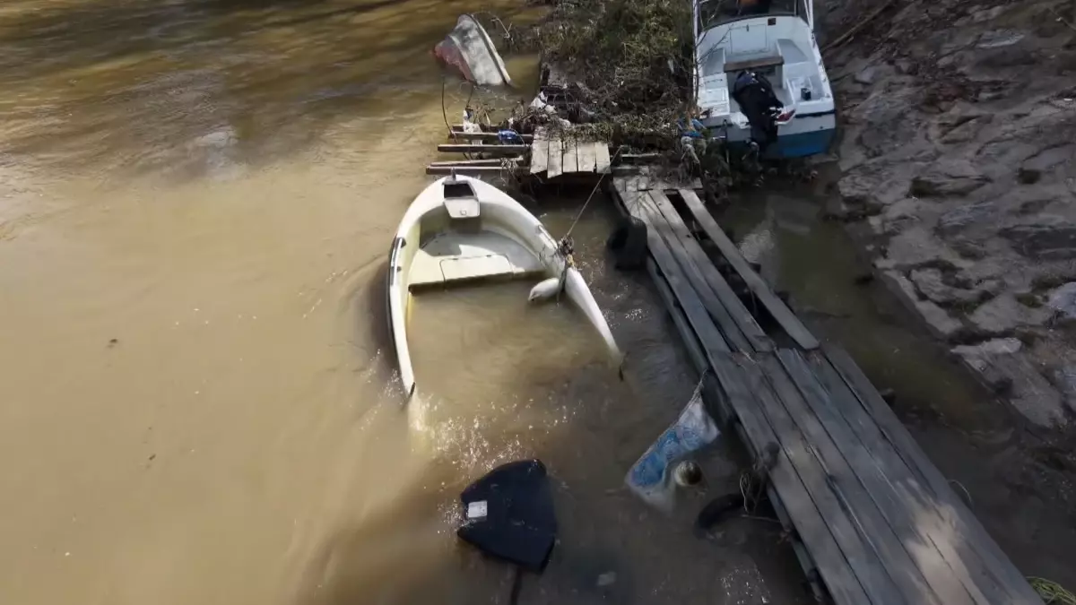 Sağanak sonrası İstanbul Boğazı\'ndaki renk değişimi havadan görüntülendi
