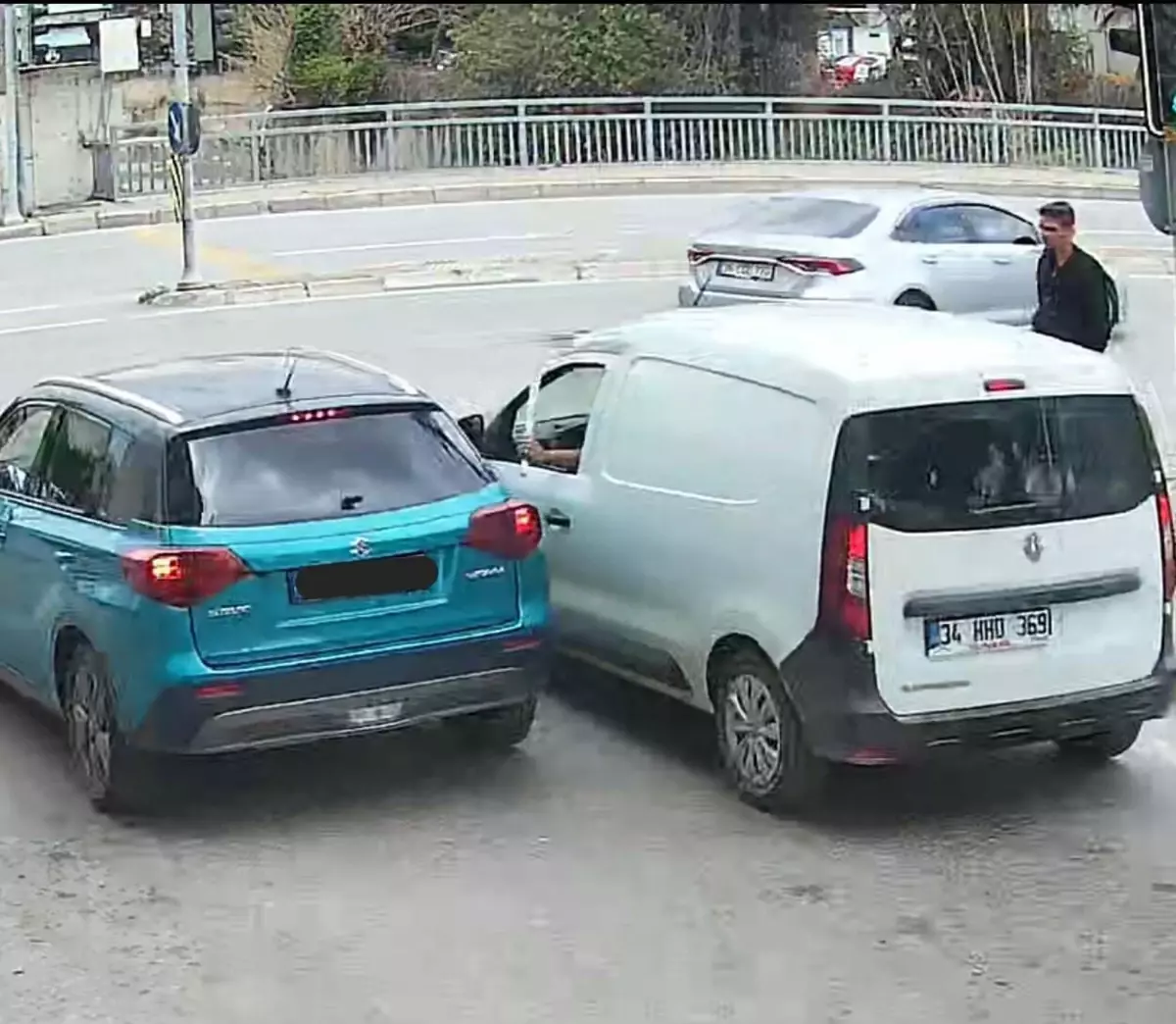 İzmir\'de Beyzbol Sopasıyla Saldırı