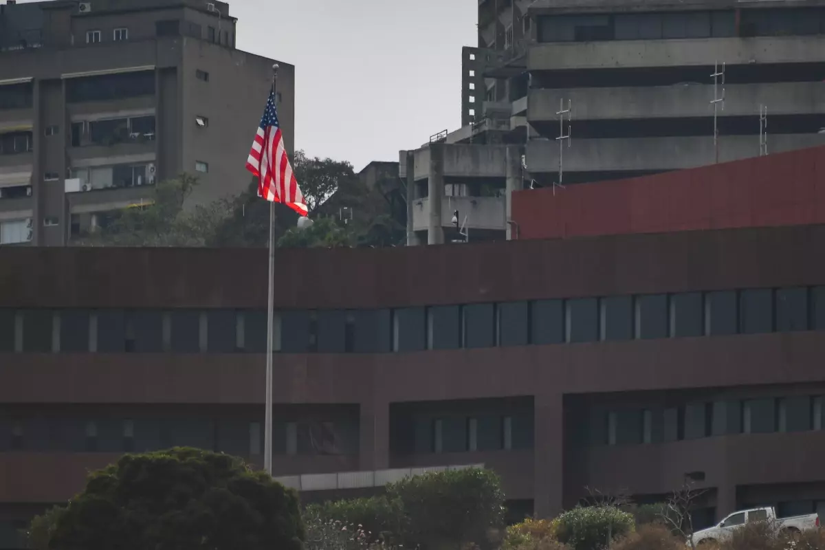 ABD\'nin Caracas Büyükelçiliği Yeniden Açıldı