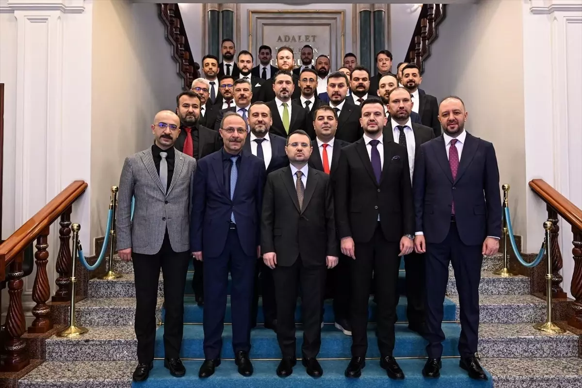 Bakan Gürlek Nevşehir\'de İş İnsanlarıyla Buluştu