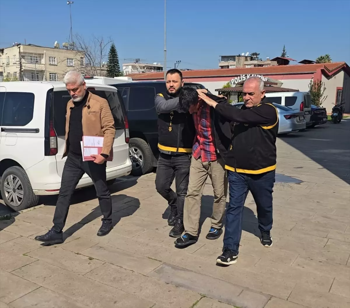 Adana\'da Bisikletle Hırsızlık Yapan Şüpheli Tutuklandı