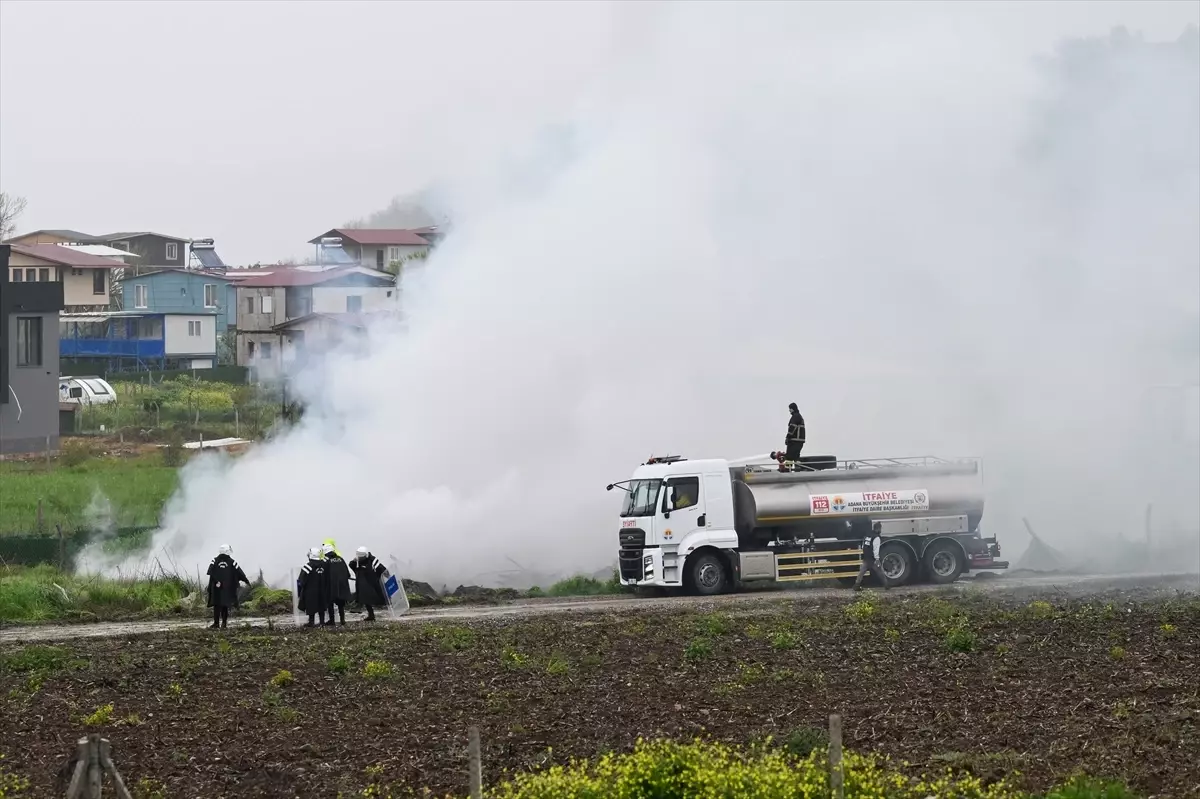 Adana\'da Kaçak Yapıların Yıkımı Devam Ediyor