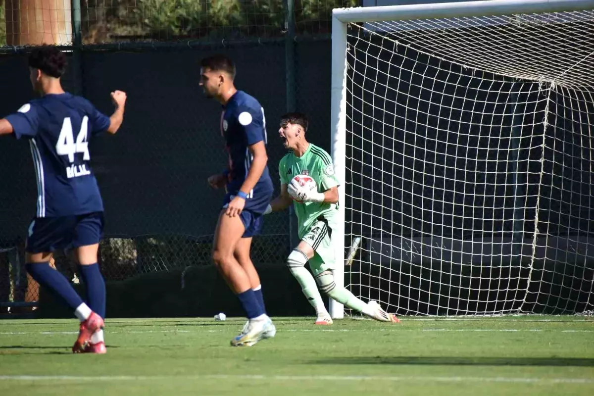 Altınordu\'nun 20 yaşındaki kalecisi, bu sezon 8 penaltıdan 7\'sini kurtardı