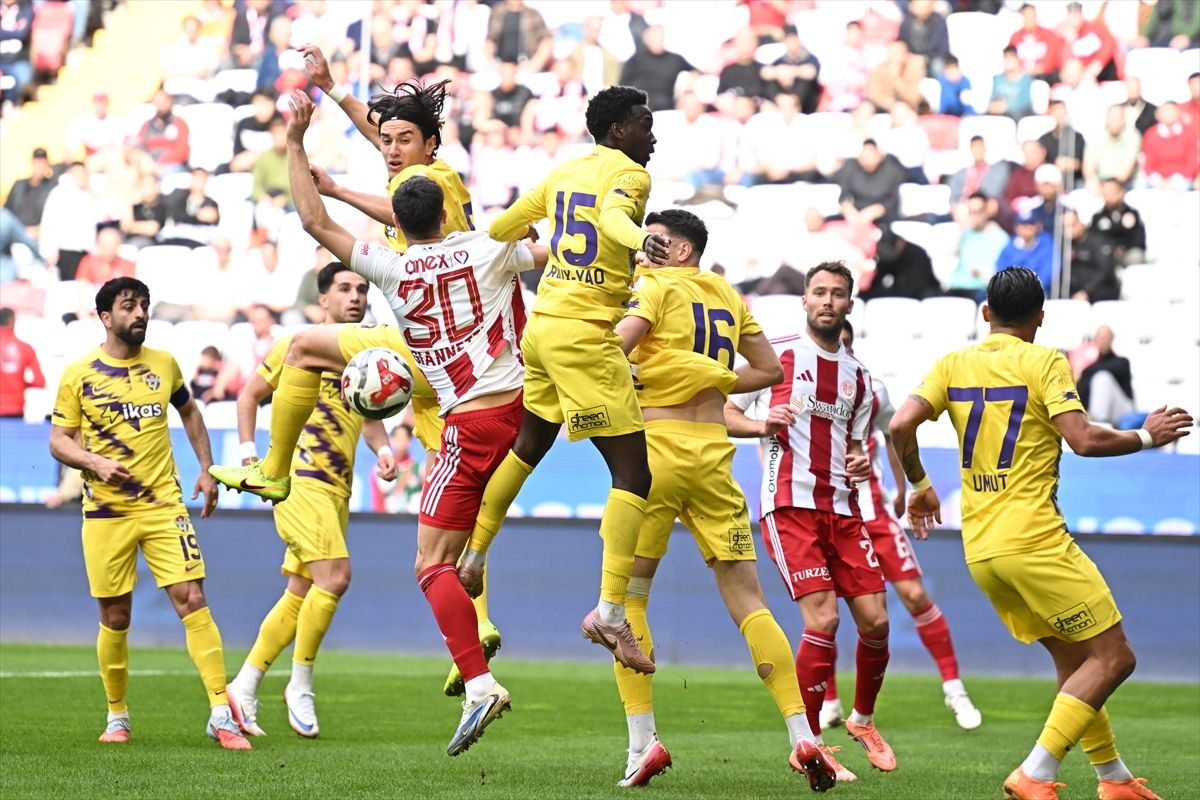 Antalyaspor\'dan Değerli 3 Puan