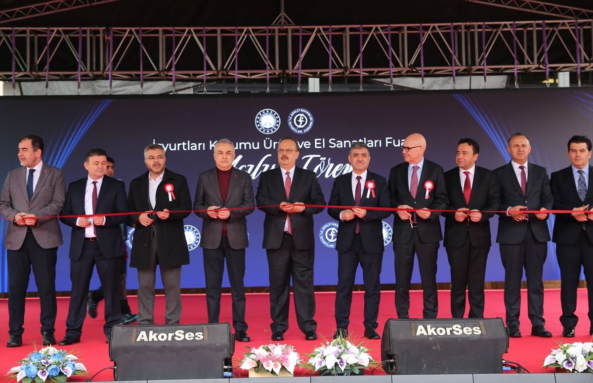 Aydın\'da İşyurtları Fuarı Açıldı