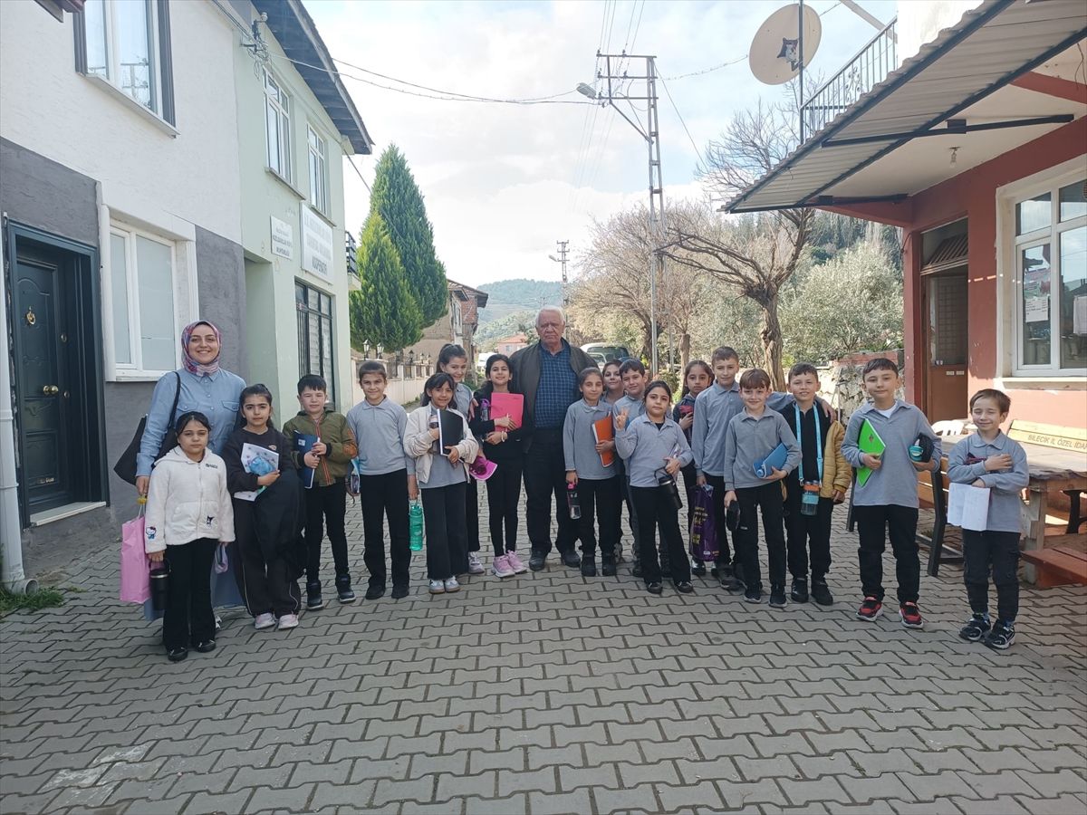 Öğrenciler Muhtarlığı Ziyaret Etti