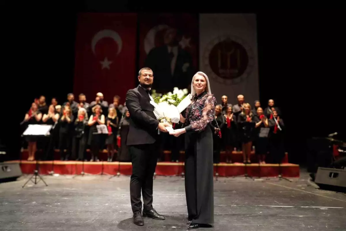 Bilecik\'te \'Sazdan Söze Türk Halk Müziği Konseri\'