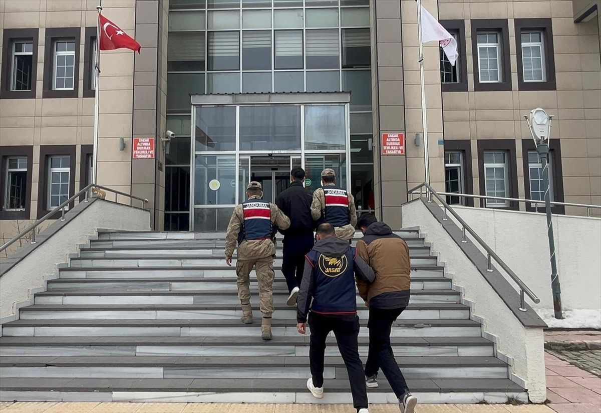 Bitlis\'te 88 Düzensiz Göçmen Yakalandı