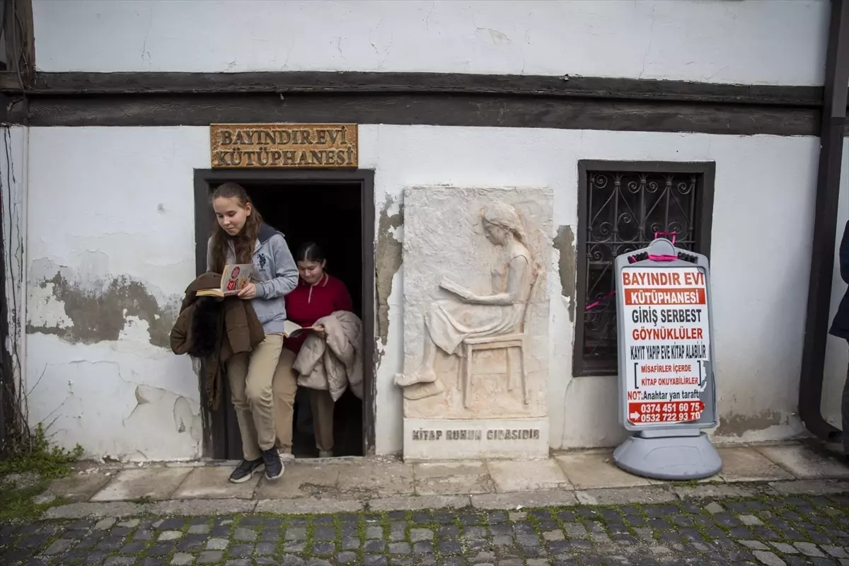 Ata Yadigarı Kütüphane Öğrencilerin İlgi Odağı