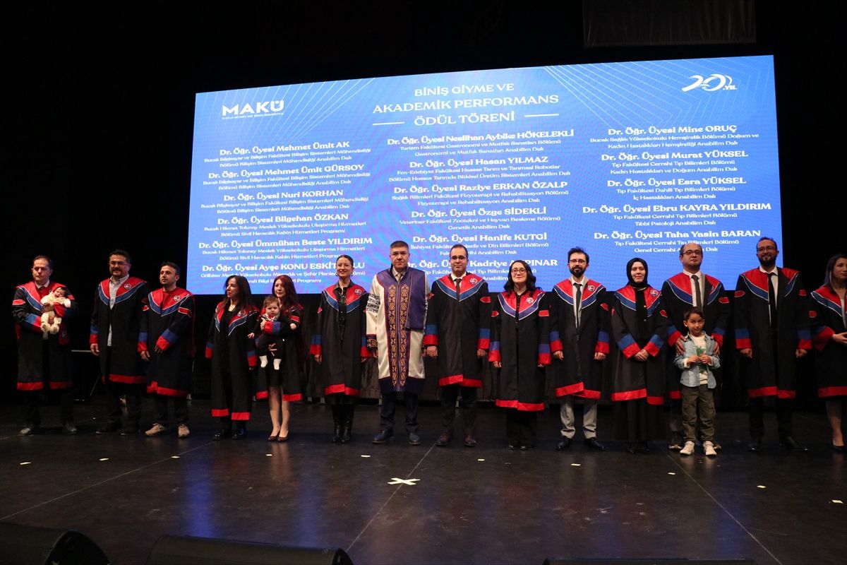 MAKÜ\'de 20. Yıl Ödül Töreni