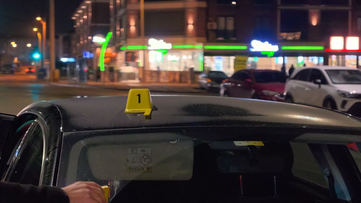 İnegöl’de Araca Yorgun Mermi Isabet Etti