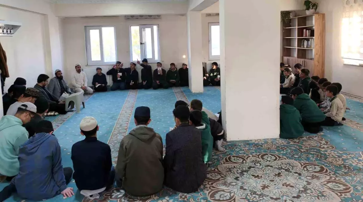 Çaldıran\'da Hafızlar İçin Kitap Tahlili Projesi