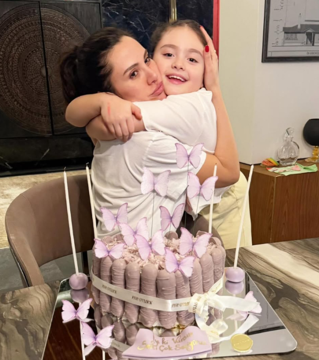 Caner Erkin'den eşine romantik doğum günü mesajı: Güzellerim her şeyimsiniz