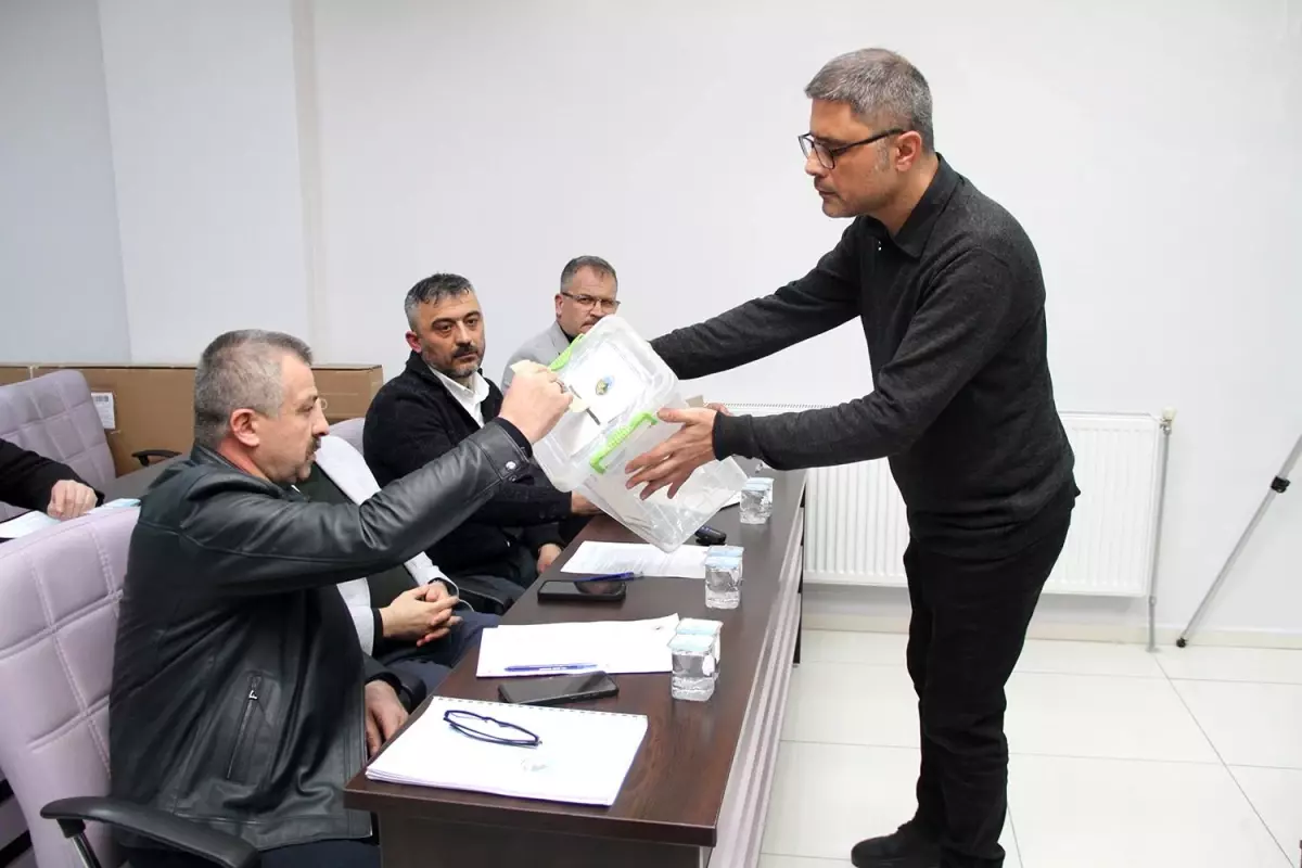 CHP\'li belediyenin meclisinde CHP listeleri destek bulamadı