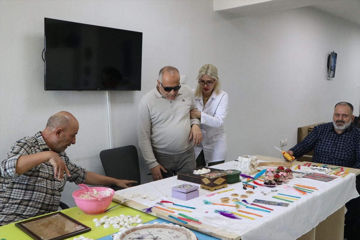 Engelliler Atık Malzemelerle Sosyalleşiyor