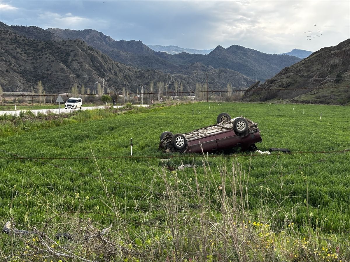 Osmancık\'ta otomobil devrildi: Sürücü yaralı