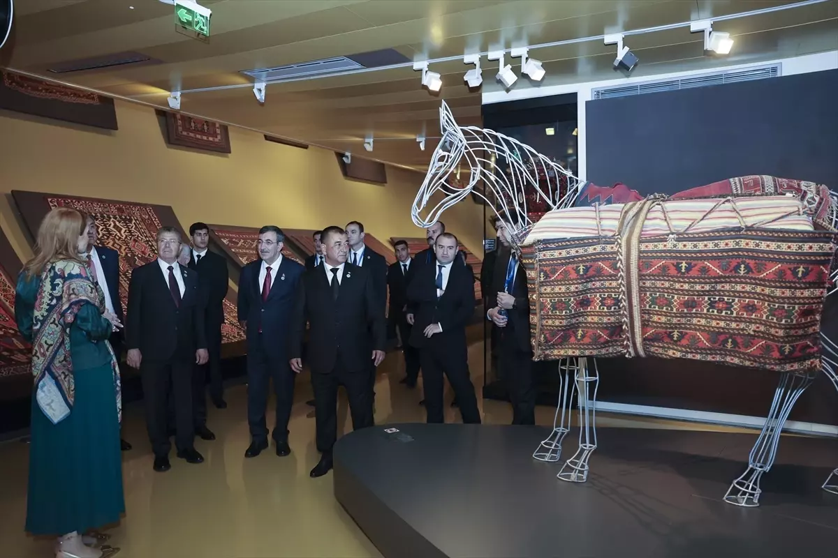 Cevdet Yılmaz Azerbaycan Halı Müzesi\'ni Ziyaret Etti