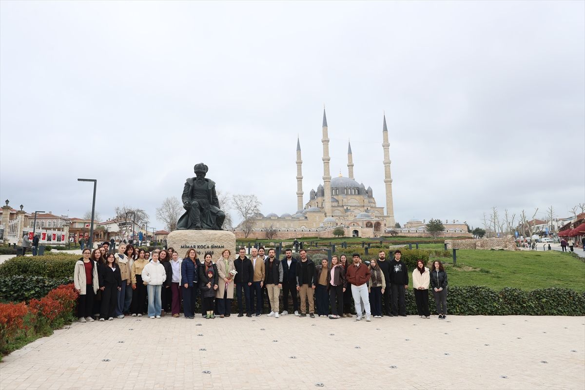 TÜ Öğrencileri Selimiye Camisi\'ni Ziyaret Etti