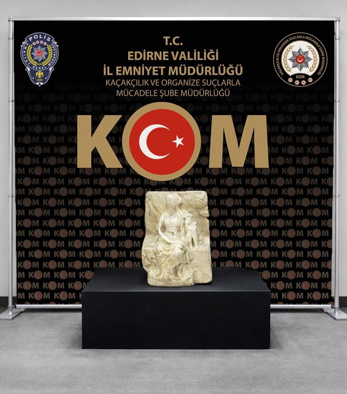 Edirne\'de Kaçak Roma Heykeli Ele Geçirildi