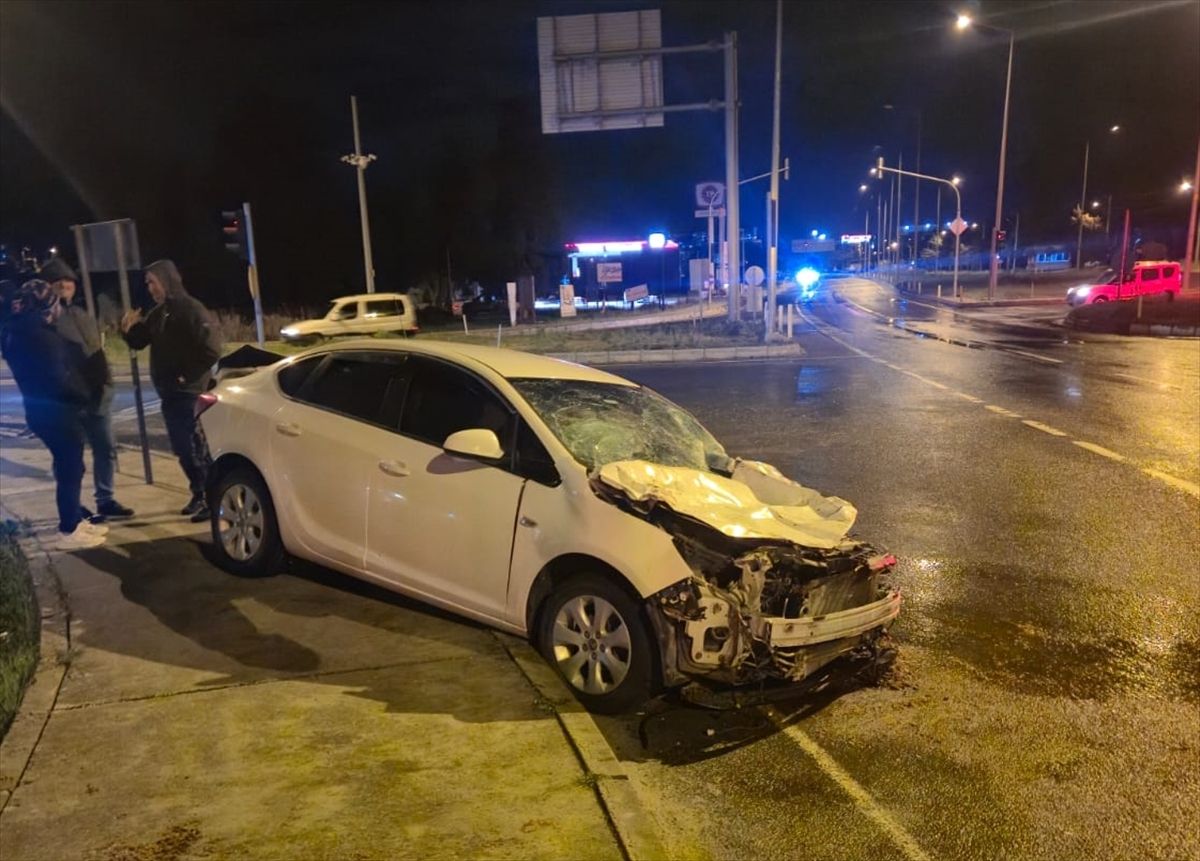 İpsala\'da Tır ve Otomobil Çarpıştı: 1 Yaralı