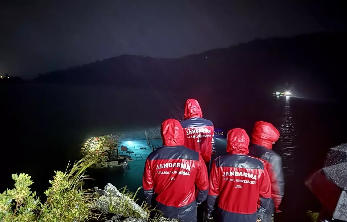 Fethiye\'de Tekne Faciası: 6 Kişi Kurtarıldı, 1 Kayıp