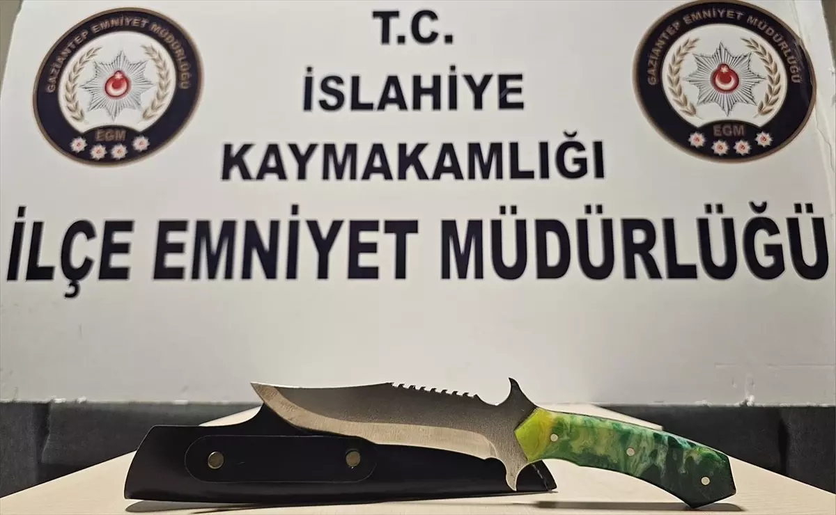 İslahiye\'de Kesici Aletli Şüpheli Yakalandı