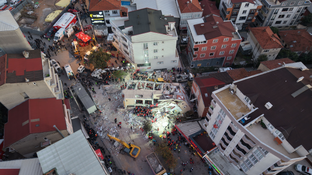 Gebze'de yıkılan binayla ilgili ikinci raporda, olayın metro ile ilgili olmadığı belirtildi