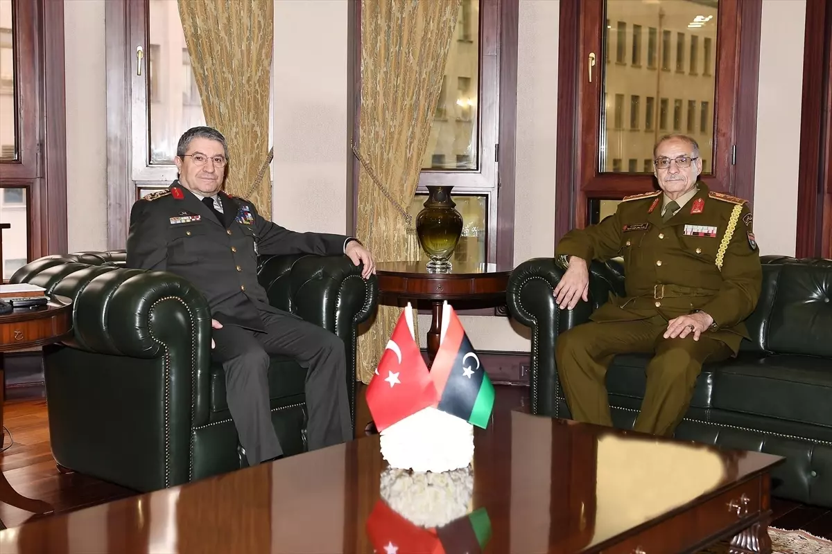 Selçuk Bayraktaroğlu Libya Komutanını Kabul Etti
