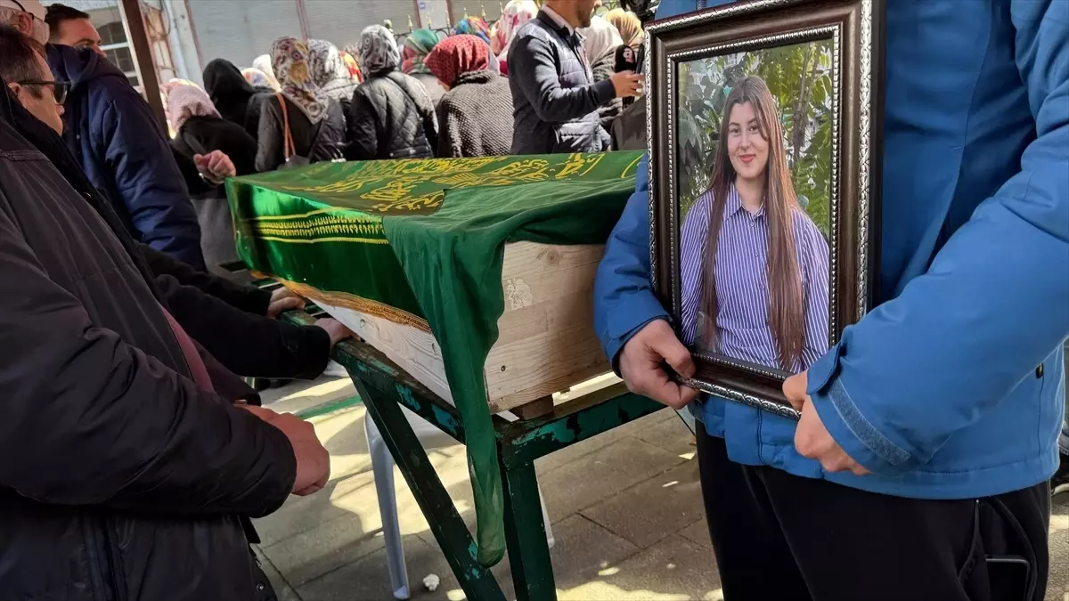 Giresun’da acı veda: Tuana Torun son yolculuğuna uğurlandı