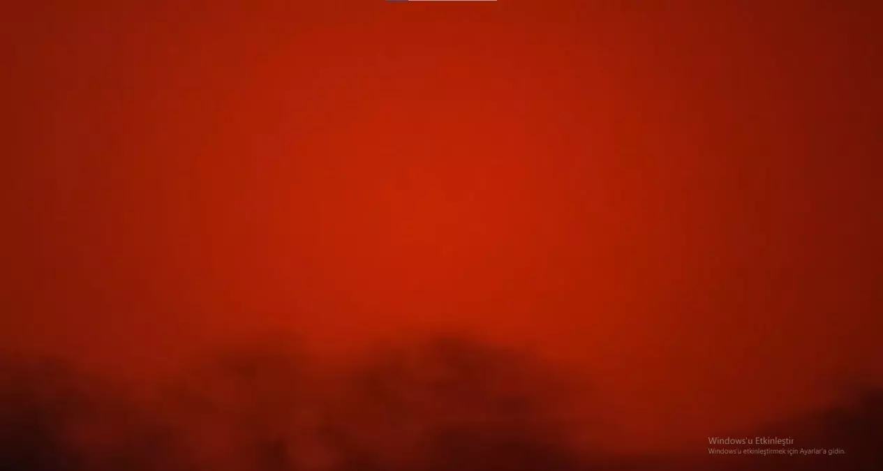 Afrika\'dan gelen çöl tozu sonucu Girit Adası\'nda gökyüzü kırmızıya büründü