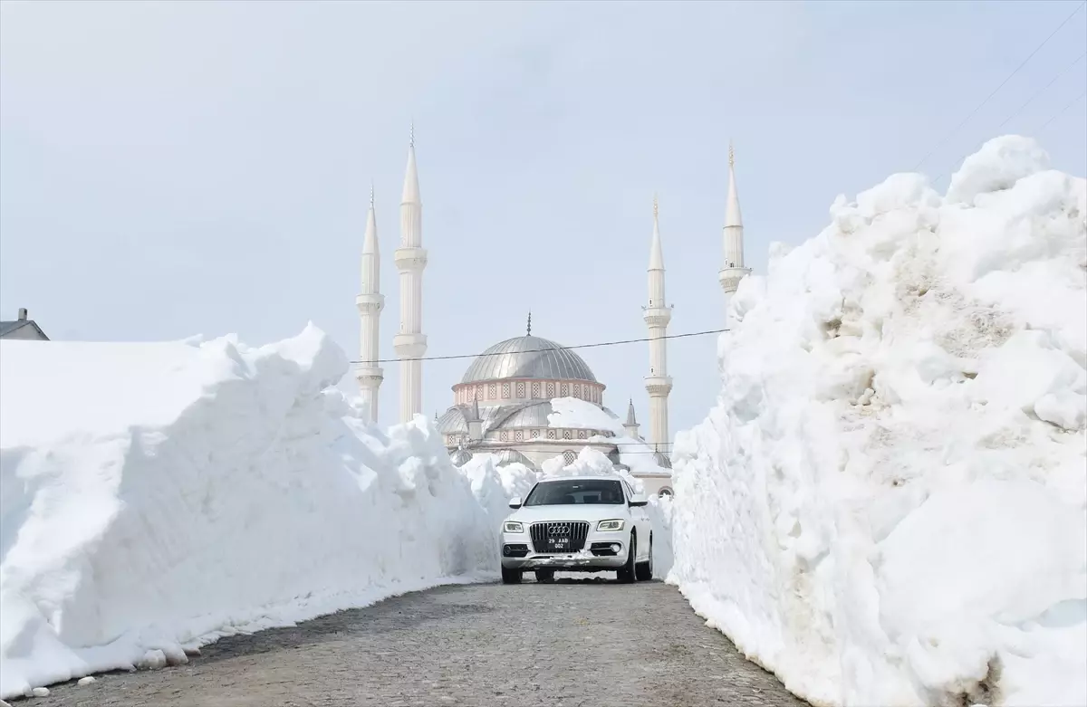 Gümüşhane\'de Karla Mücadele Devam Ediyor