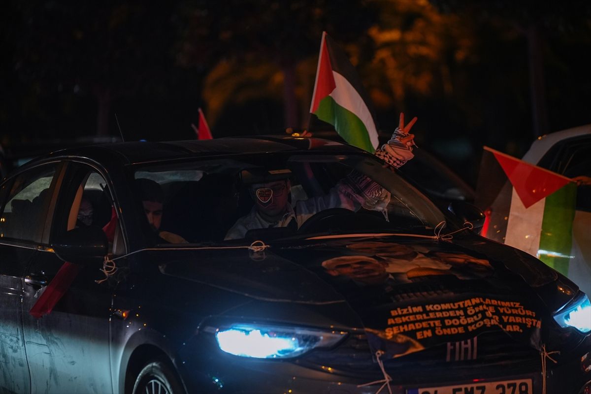 İstanbul\'da Filistin İçin Araç Konvoyu