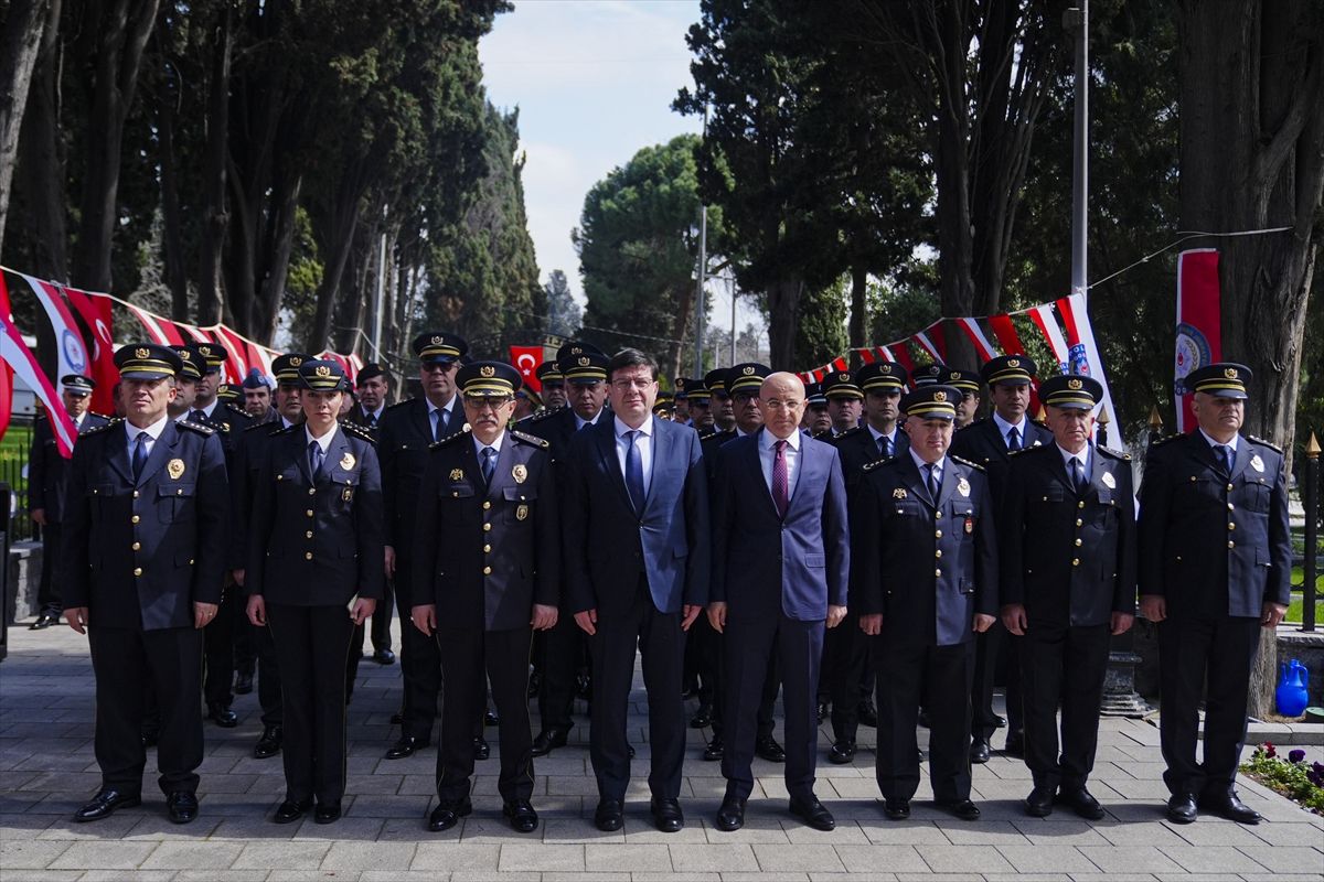 İstanbul\'da "Polis Haftası" kapsamında şehitler anıldı