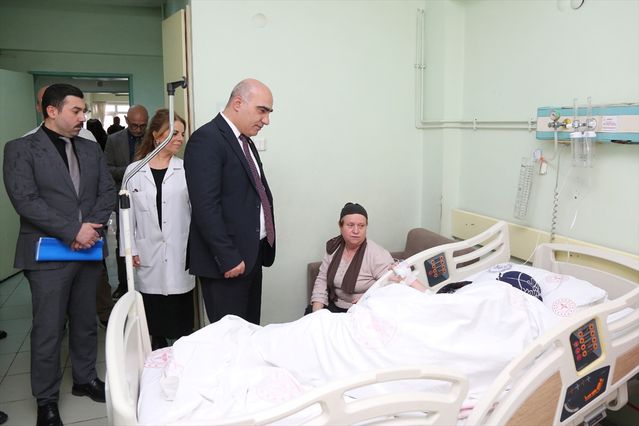 İzmir İl Sağlık Müdürü Hastanede İnceleme Yaptı